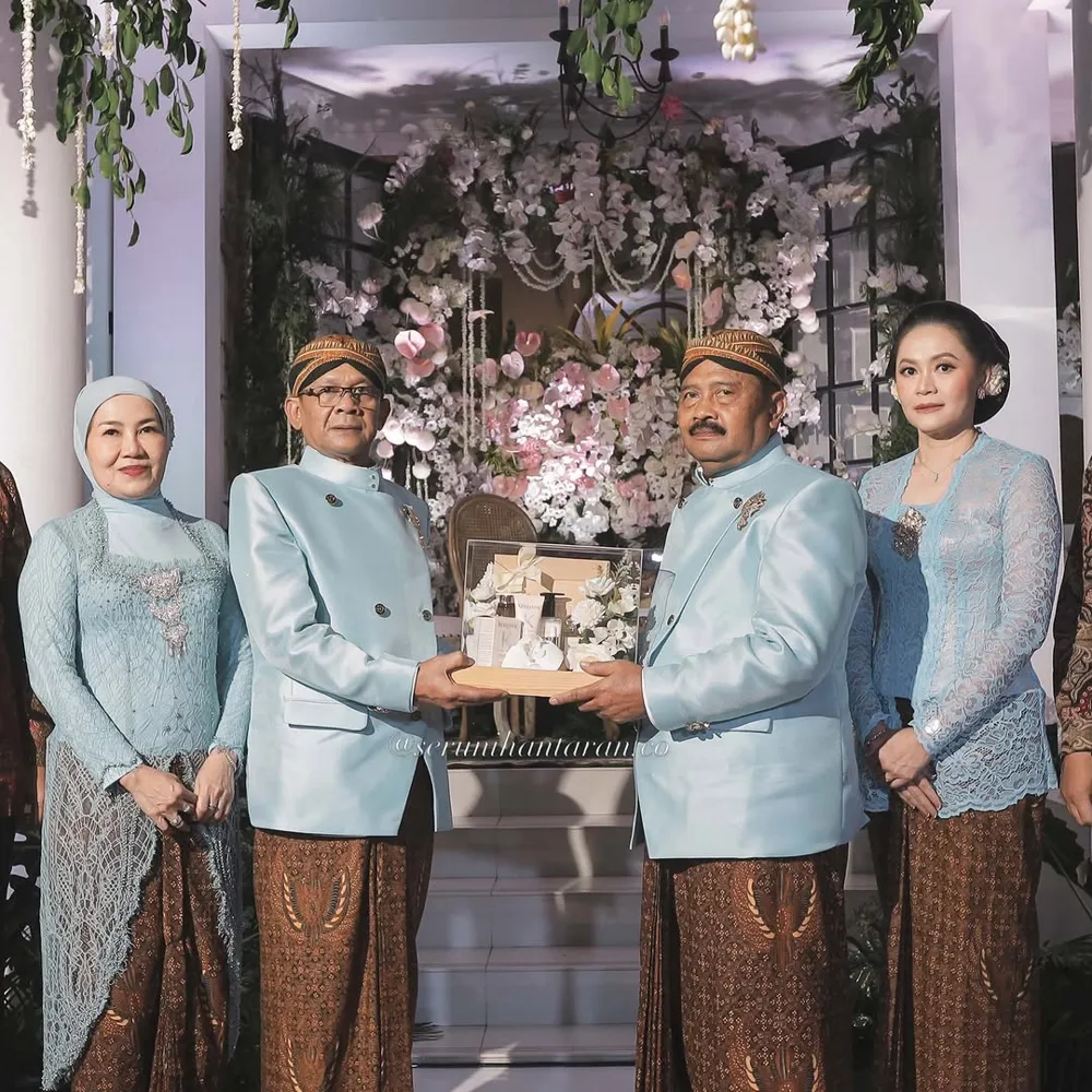 Prosesi seserahan midodareni